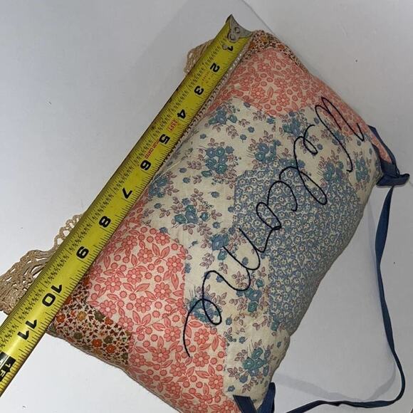 Grandma’s vintage Quilted Welcome Home Wall Hanging Door Hanger crocheted wreath - Picture 6 of 7